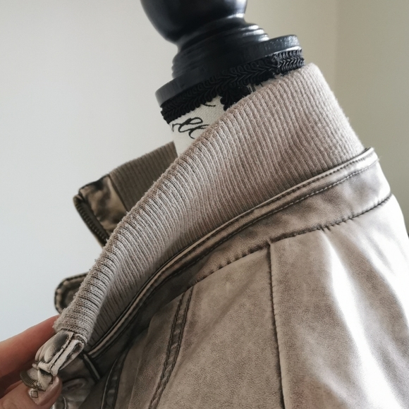 Dollhouse faux tan leather jacket - Picture 5 of 6